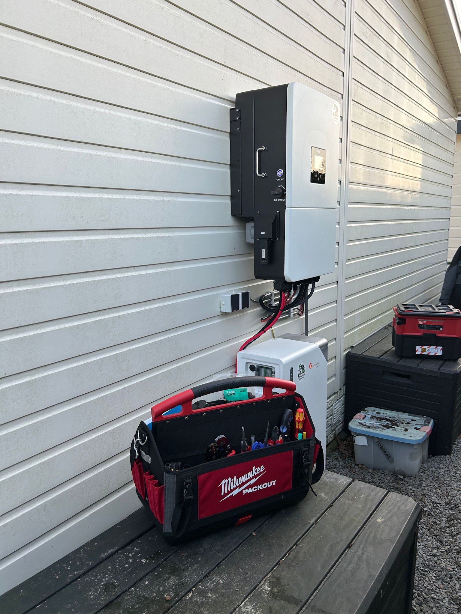 Thuisaccu bekabeling en technische installatie